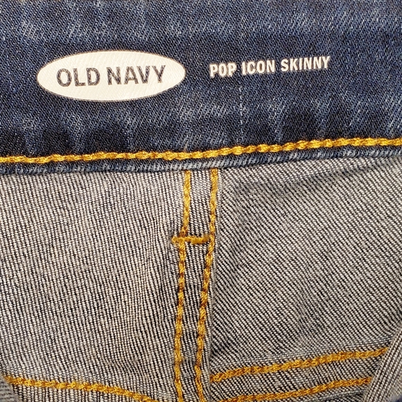 Old Navy Distressed Pop Icon Skinny Jean - Picture 5 of 5